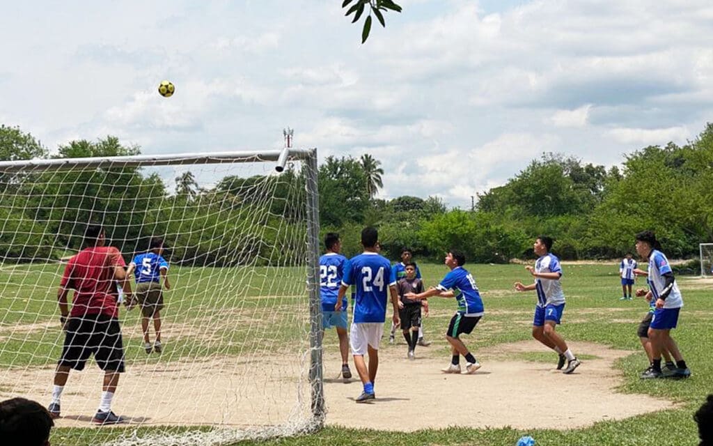 af el salvador fc team playing outdoor football game
