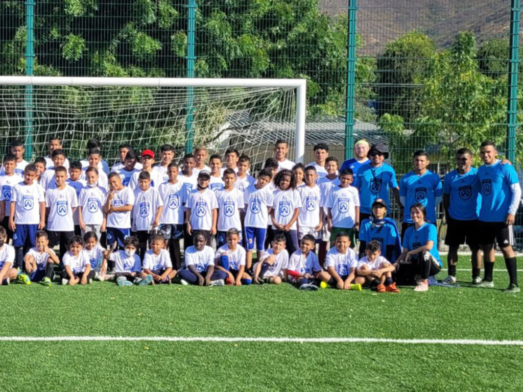 football-camp-in-colombia-right.jpg