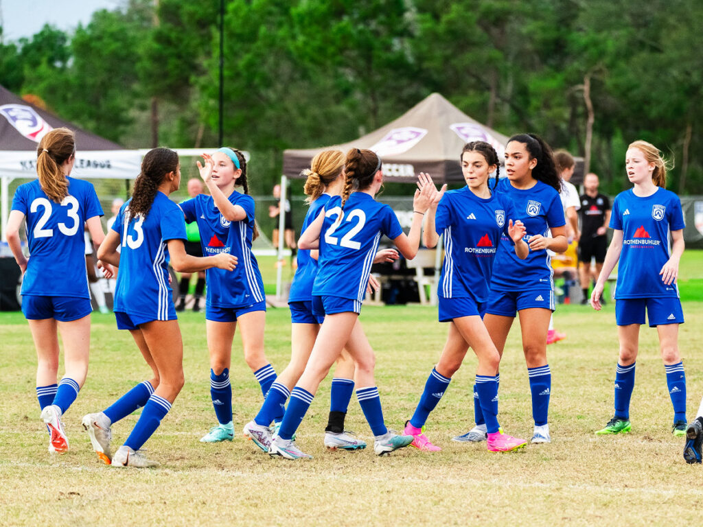 Equipo femenino de la AFC Ohio.jpg